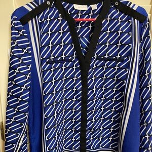 Beautiful long sleeve blouse.